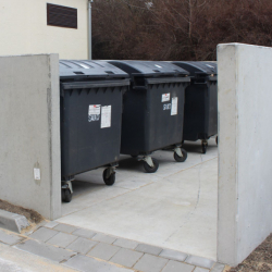 Waste container shelter